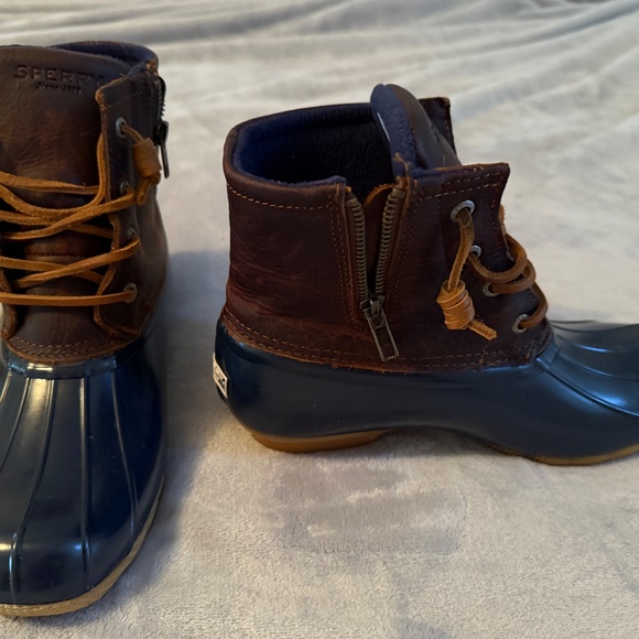 SPERRY SALTWATER TAN/NAVY BOOTS-8M - Picture 2 of 9